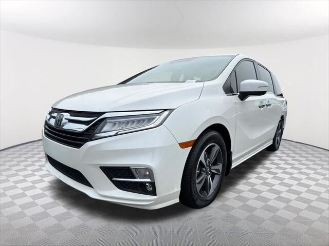 2019 Honda Odyssey Touring — photo 1 of 13