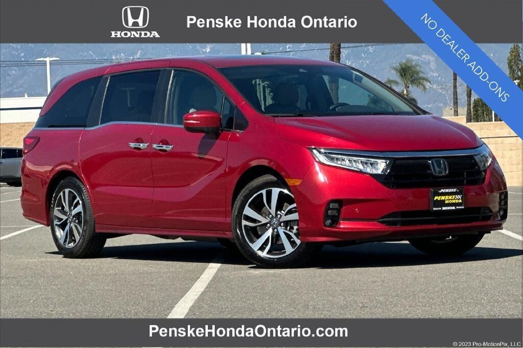 2022 Honda Odyssey Touring — photo 1 of 13