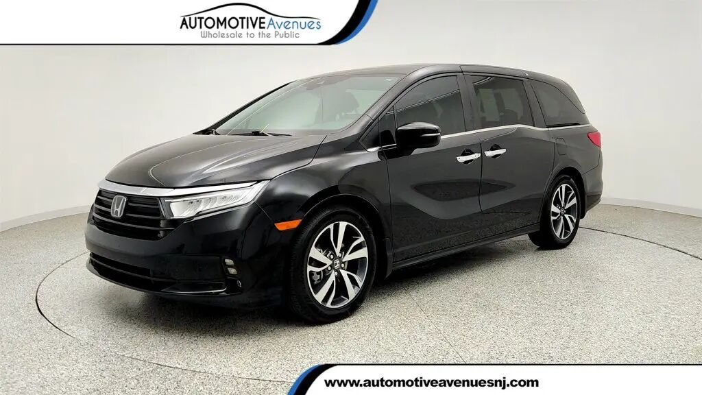 2023 Honda Odyssey Touring — photo 1 of 1