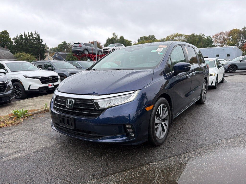 2023 Honda Odyssey TOURING — photo 1 of 7