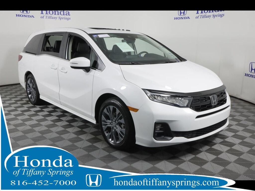 2025 Honda Odyssey Touring — photo 1 of 13