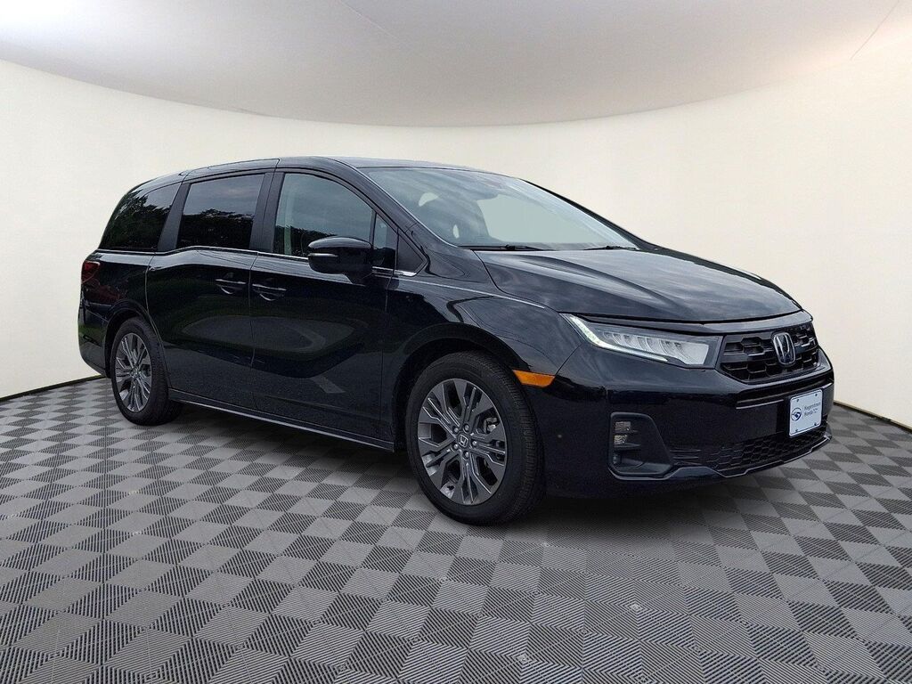 2025 Honda Odyssey Touring — photo 1 of 13