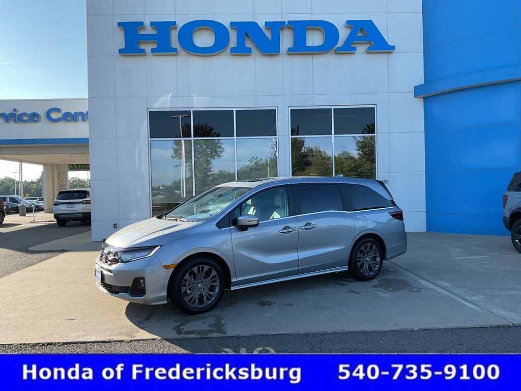 2026 Honda Odyssey Touring — photo 1 of 7