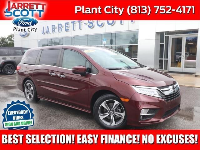 2020 Honda Odyssey Touring — photo 1 of 18