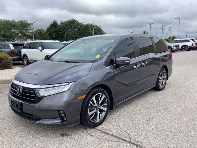 2021 Honda Odyssey Touring — photo 1 of 13