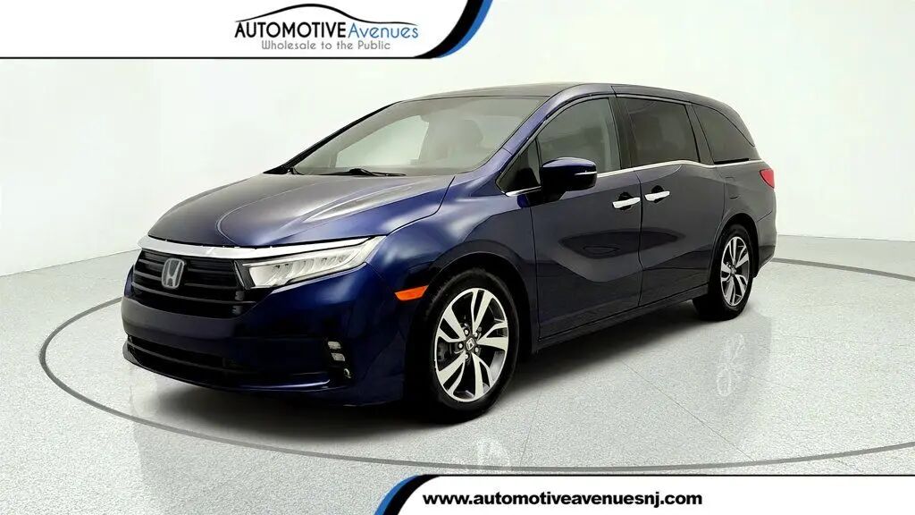 2022 Honda Odyssey Touring — photo 1 of 2