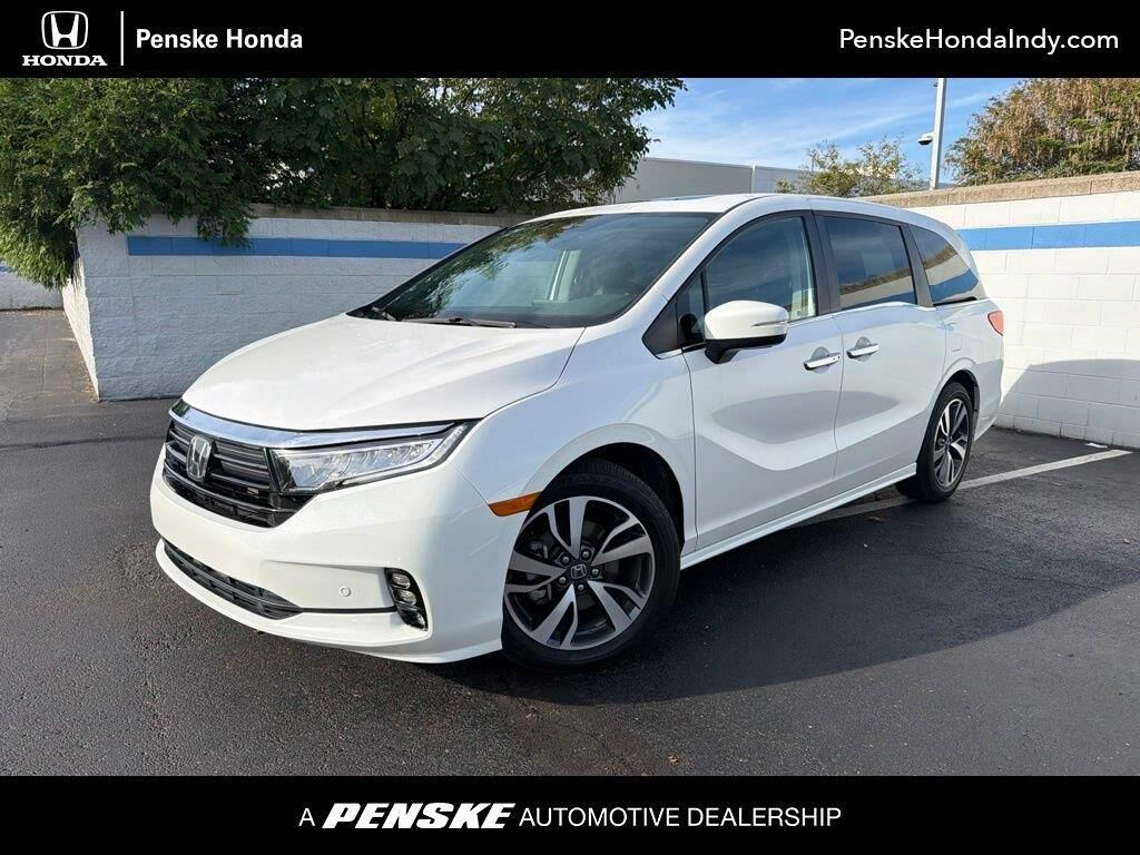 2024 Honda Odyssey Touring — photo 1 of 13