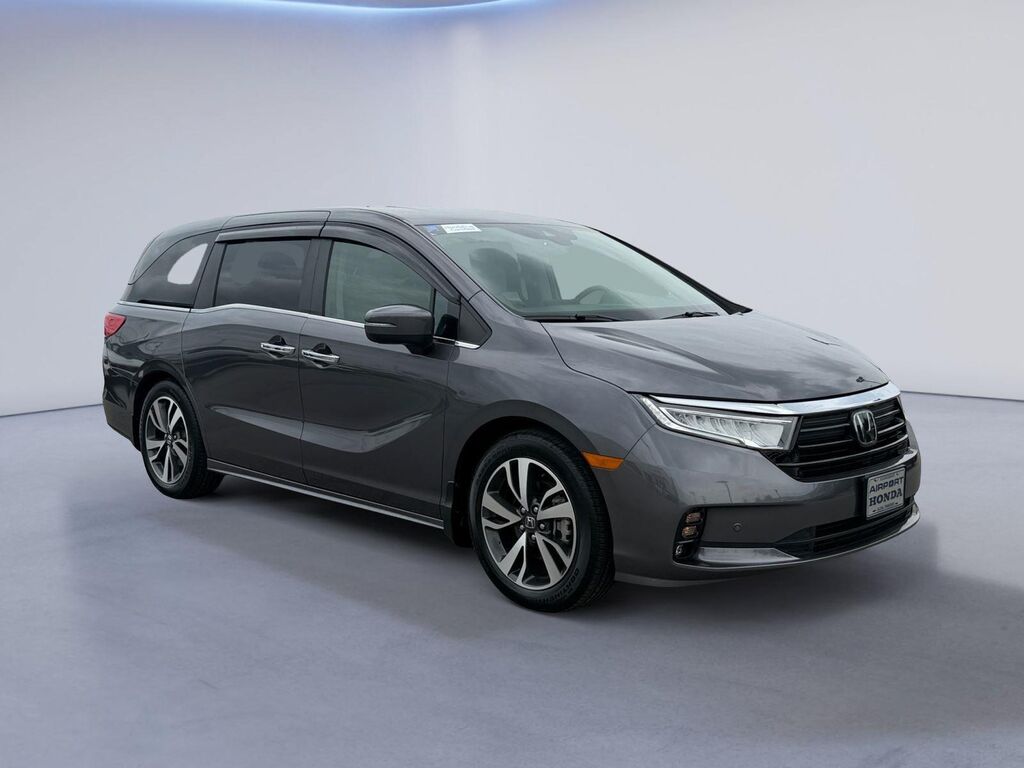 2024 Honda Odyssey Touring — photo 1 of 13