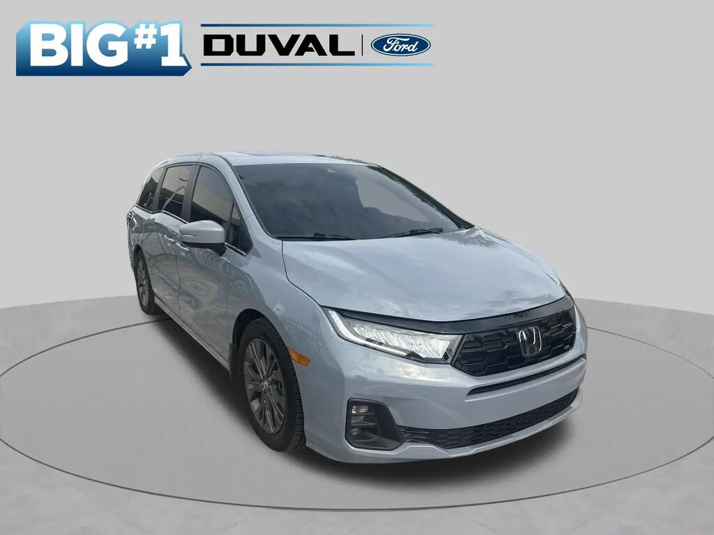 2025 Honda Odyssey Touring — photo 1 of 13