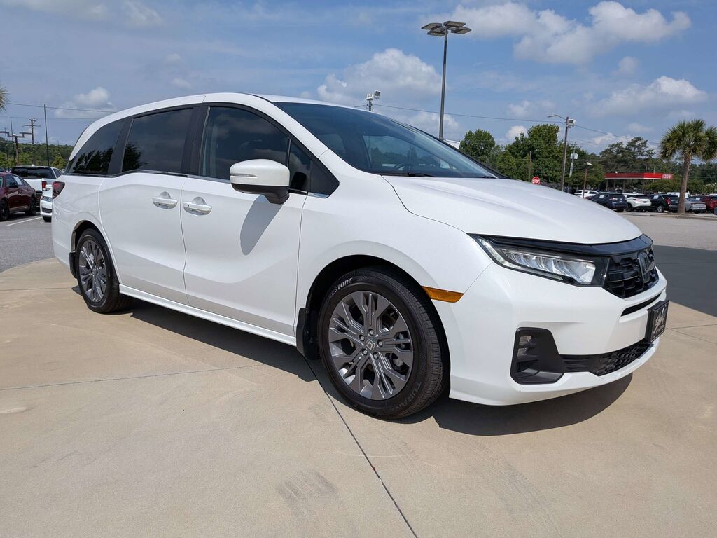 2025 Honda Odyssey TOURING — photo 1 of 7
