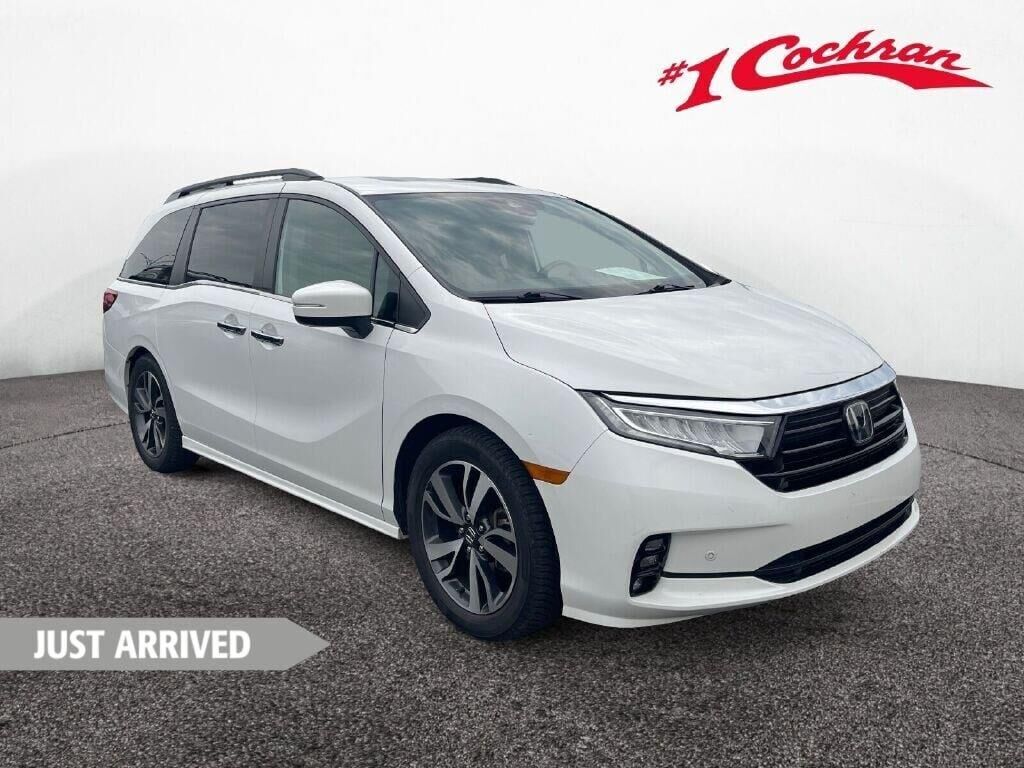 2021 Honda Odyssey Touring — photo 1 of 11