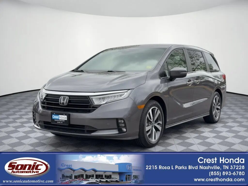 2024 Honda Odyssey Touring — photo 1 of 13