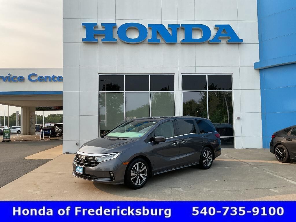 2021 Honda Odyssey Touring — photo 1 of 26