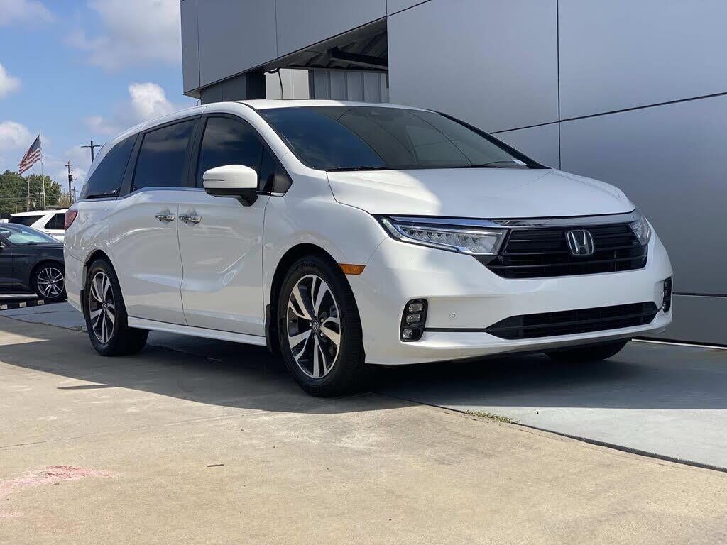 2022 Honda Odyssey Touring — photo 1 of 1