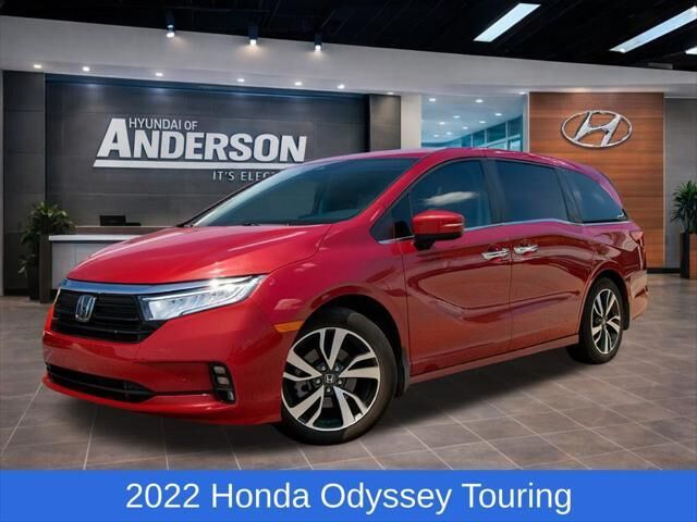 2022 Honda Odyssey Touring — photo 1 of 13