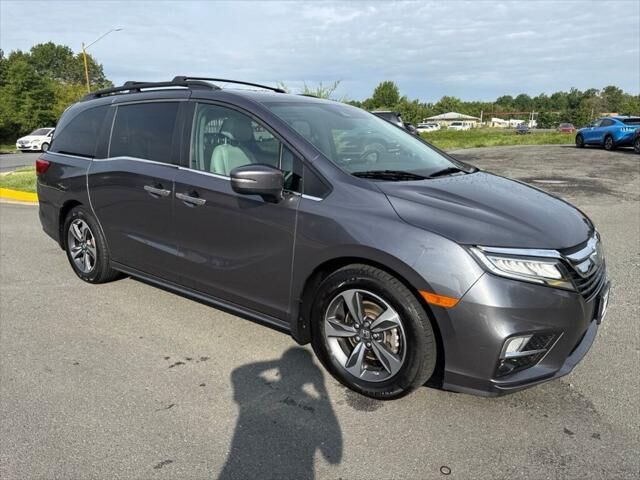 2019 Honda Odyssey Touring — photo 1 of 13