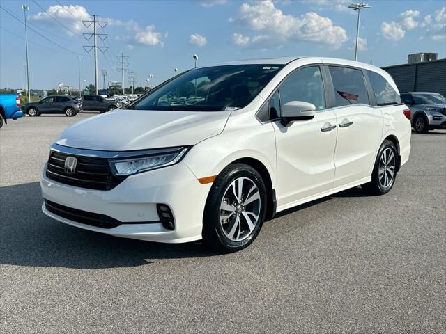 2021 Honda Odyssey Touring — photo 1 of 14