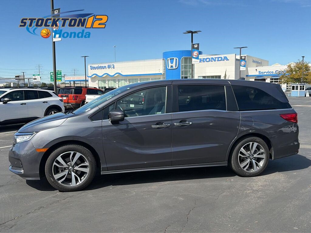 2023 Honda Odyssey TOURING — photo 1 of 7