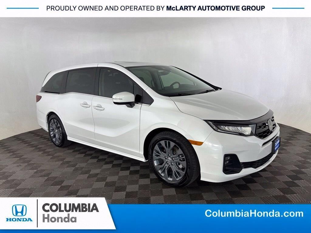 2025 Honda Odyssey Touring — photo 1 of 13