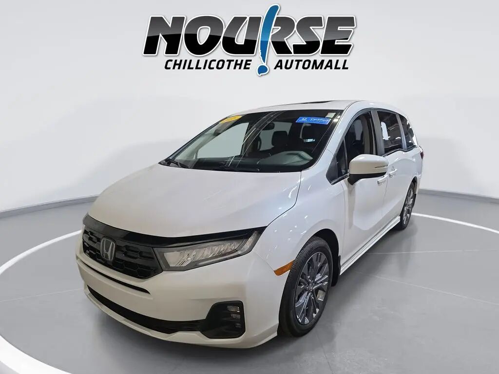 2025 Honda Odyssey Touring — photo 1 of 13