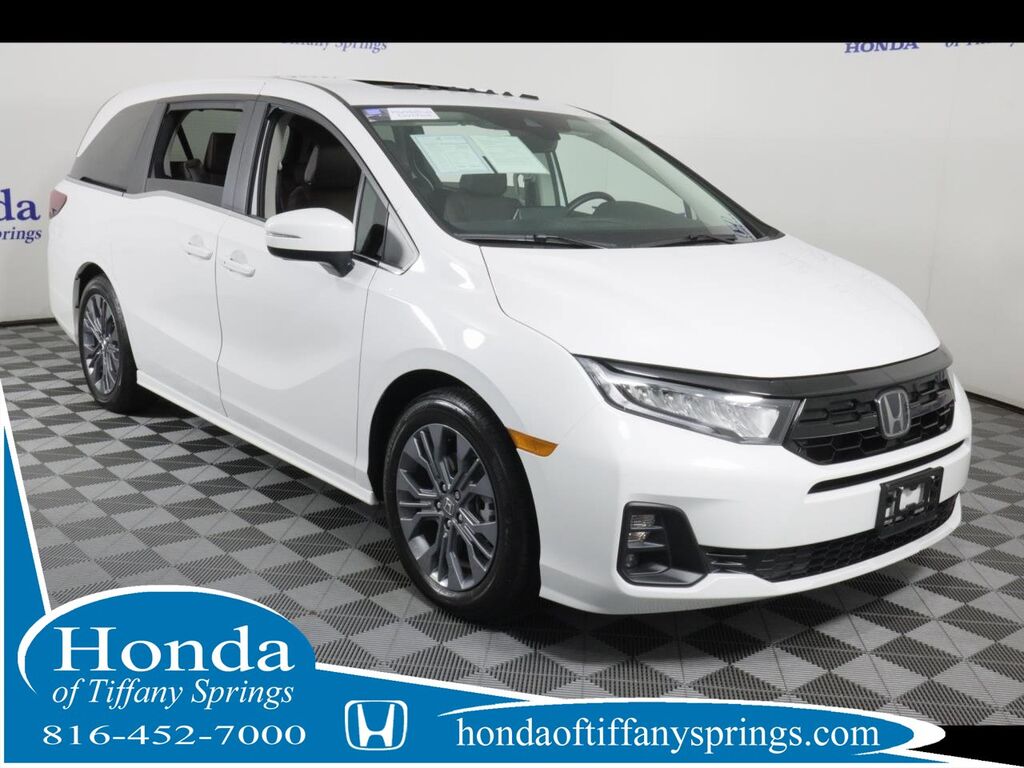 2026 Honda Odyssey Touring — photo 1 of 7