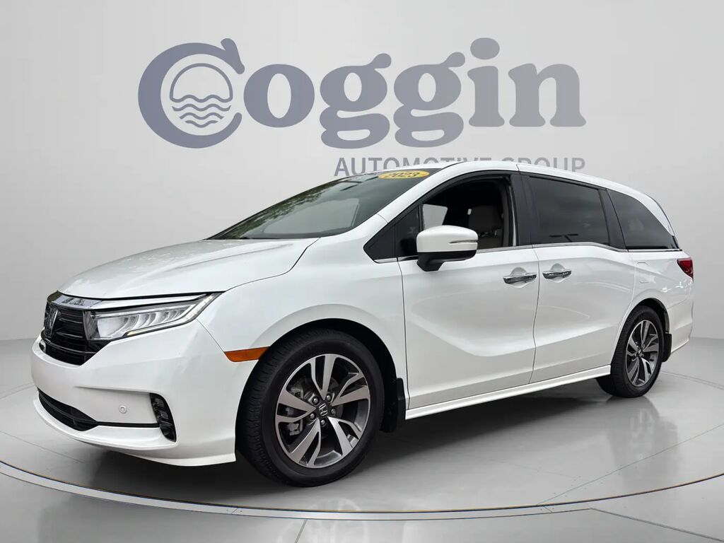 2023 Honda Odyssey Touring — photo 1 of 13