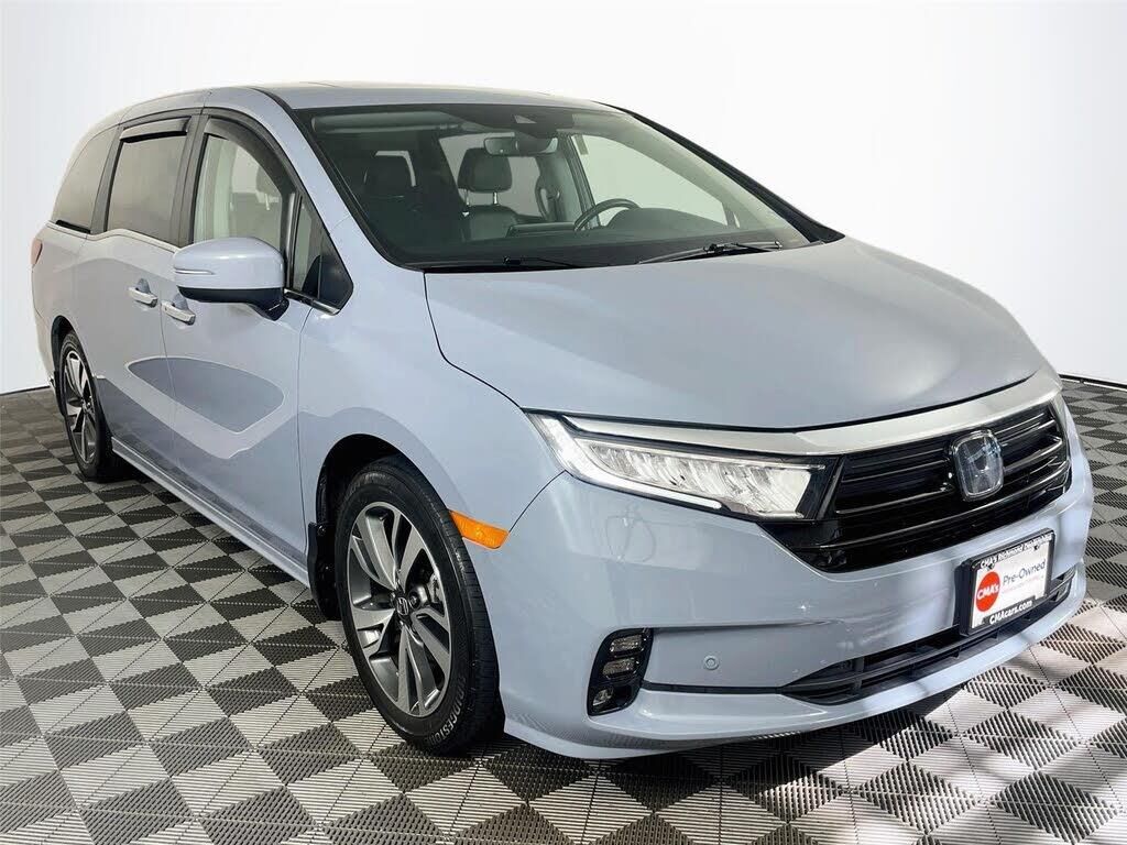 2024 Honda Odyssey Touring — photo 1 of 1