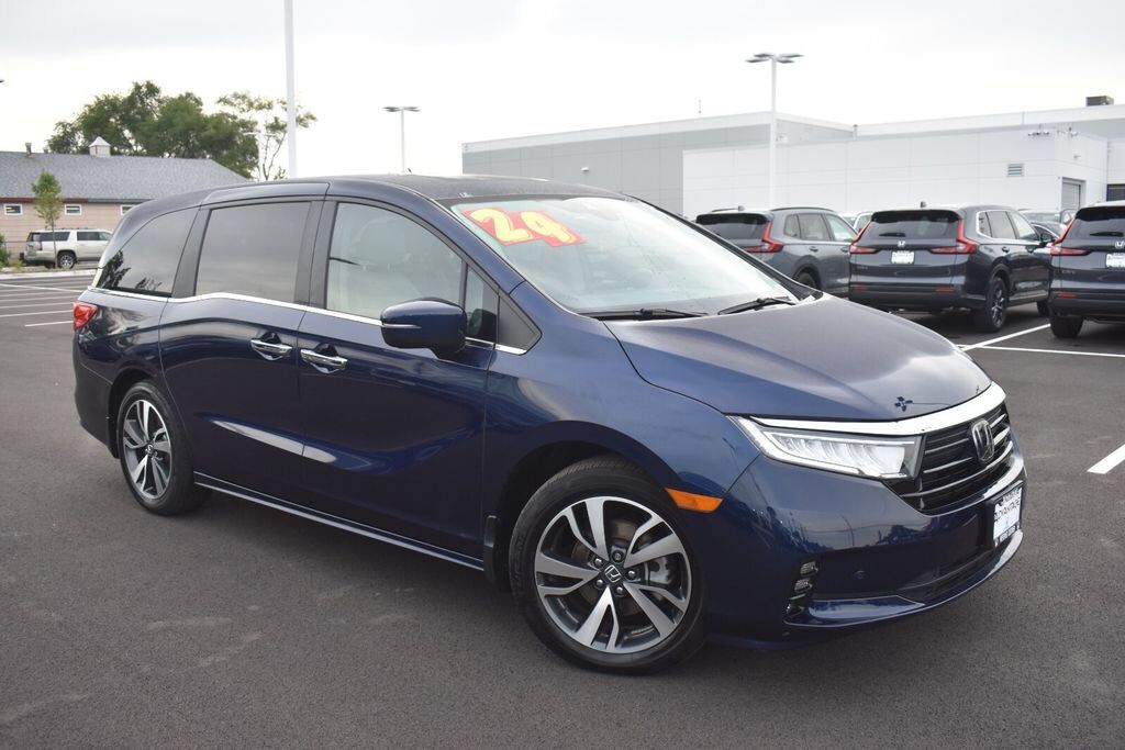 2024 Honda Odyssey TOURING — photo 1 of 7
