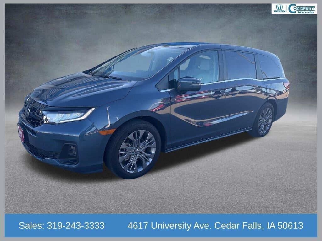 2025 Honda Odyssey Touring — photo 1 of 13