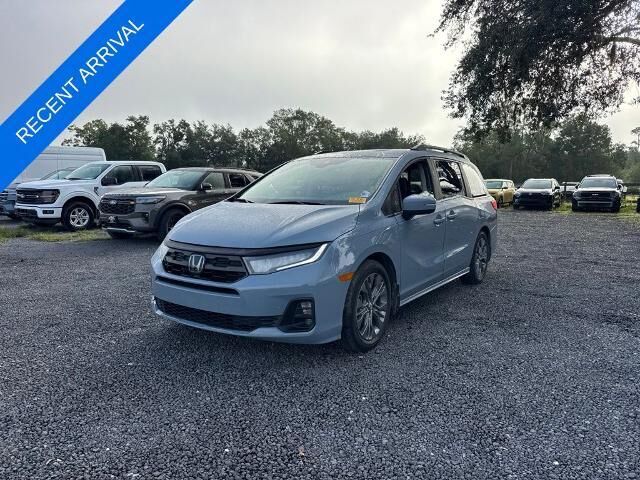 2025 Honda Odyssey Touring — photo 1 of 38