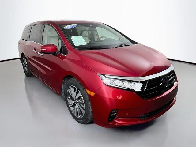 2023 Honda Odyssey Touring — photo 1 of 13