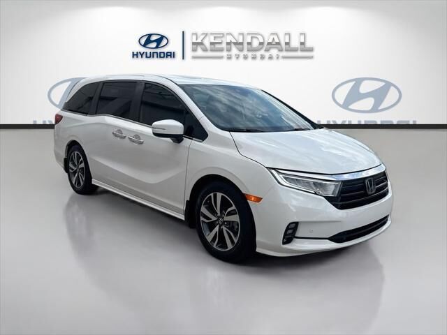 2023 Honda Odyssey Touring — photo 1 of 14