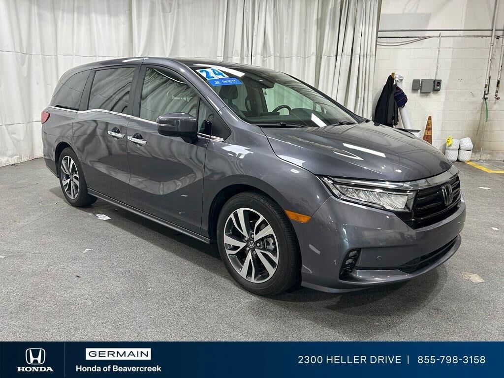 2024 Honda Odyssey Touring — photo 1 of 12