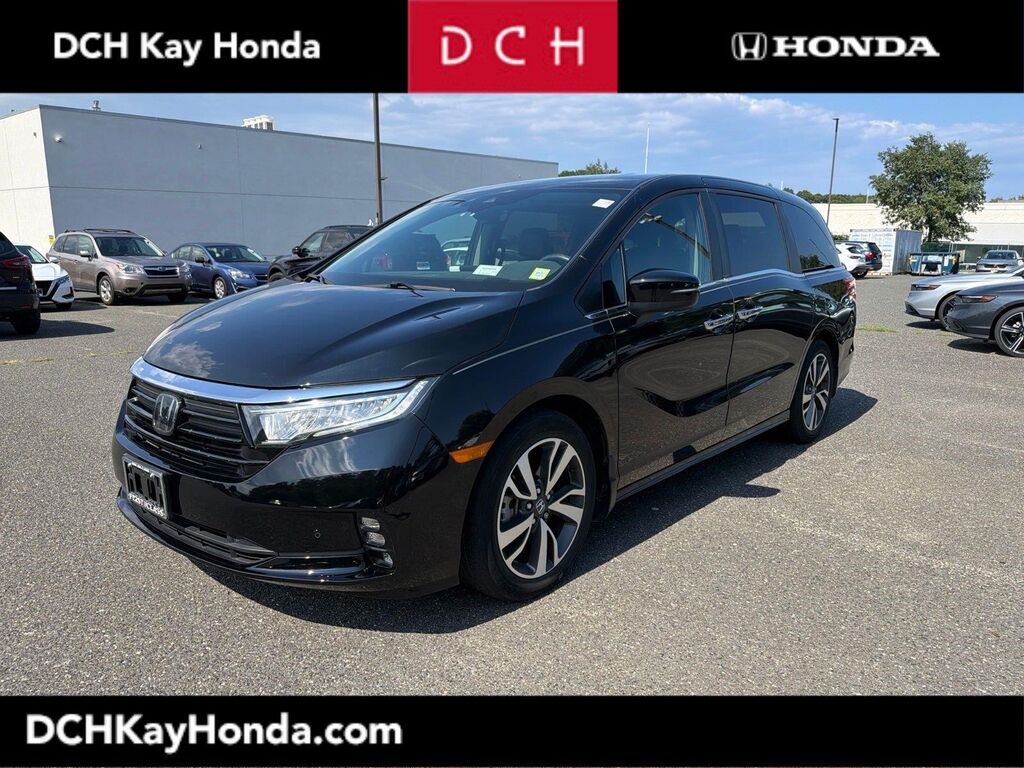 2024 Honda Odyssey Touring — photo 1 of 20