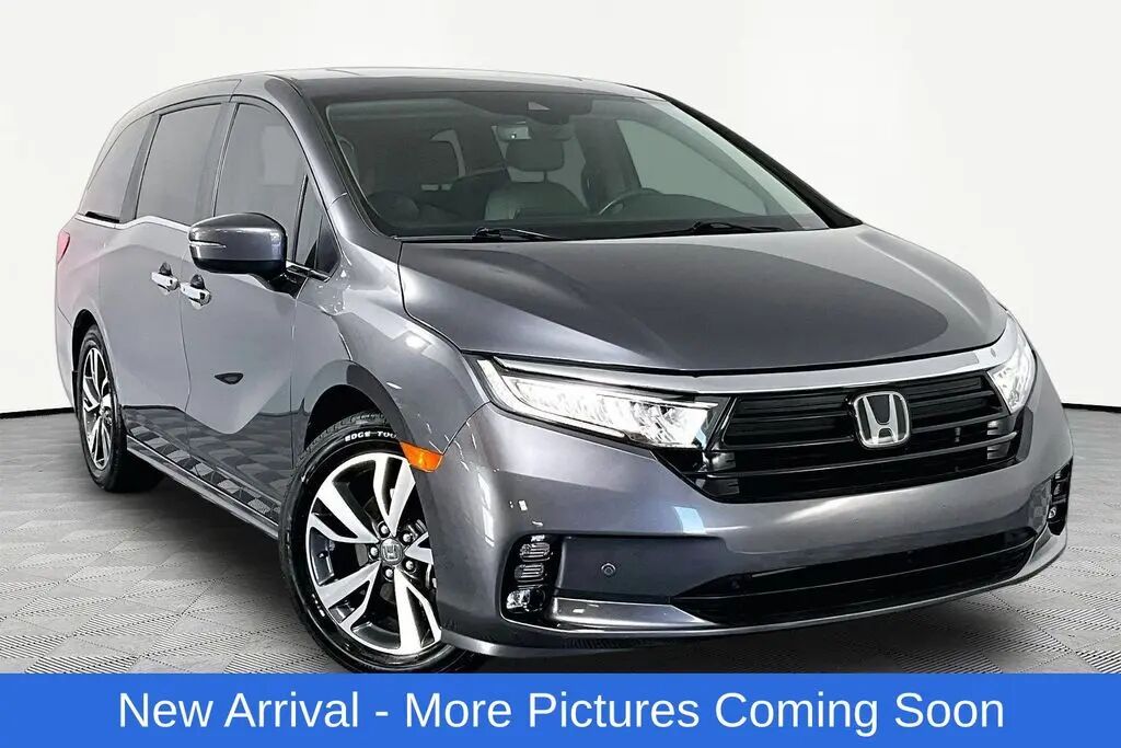 2024 Honda Odyssey Touring — photo 1 of 26