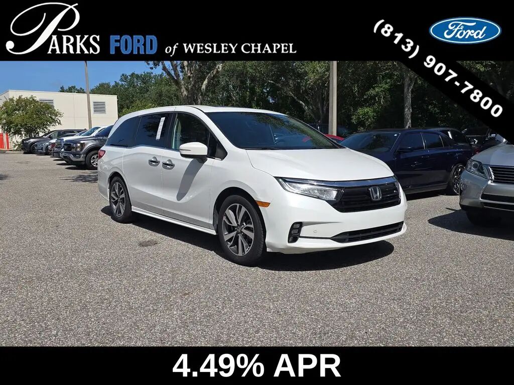2021 Honda Odyssey Touring — photo 1 of 13