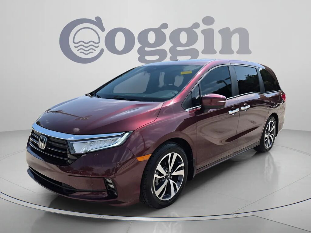 2021 Honda Odyssey Touring — photo 1 of 13