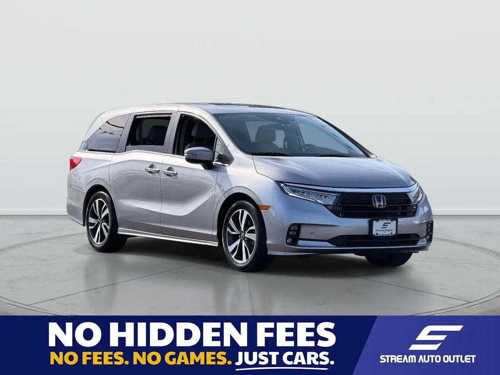 2023 Honda Odyssey Touring — photo 1 of 11