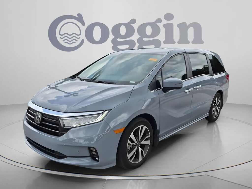 2024 Honda Odyssey Touring — photo 1 of 13