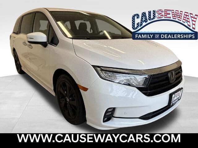 2024 Honda Odyssey Touring — photo 1 of 26