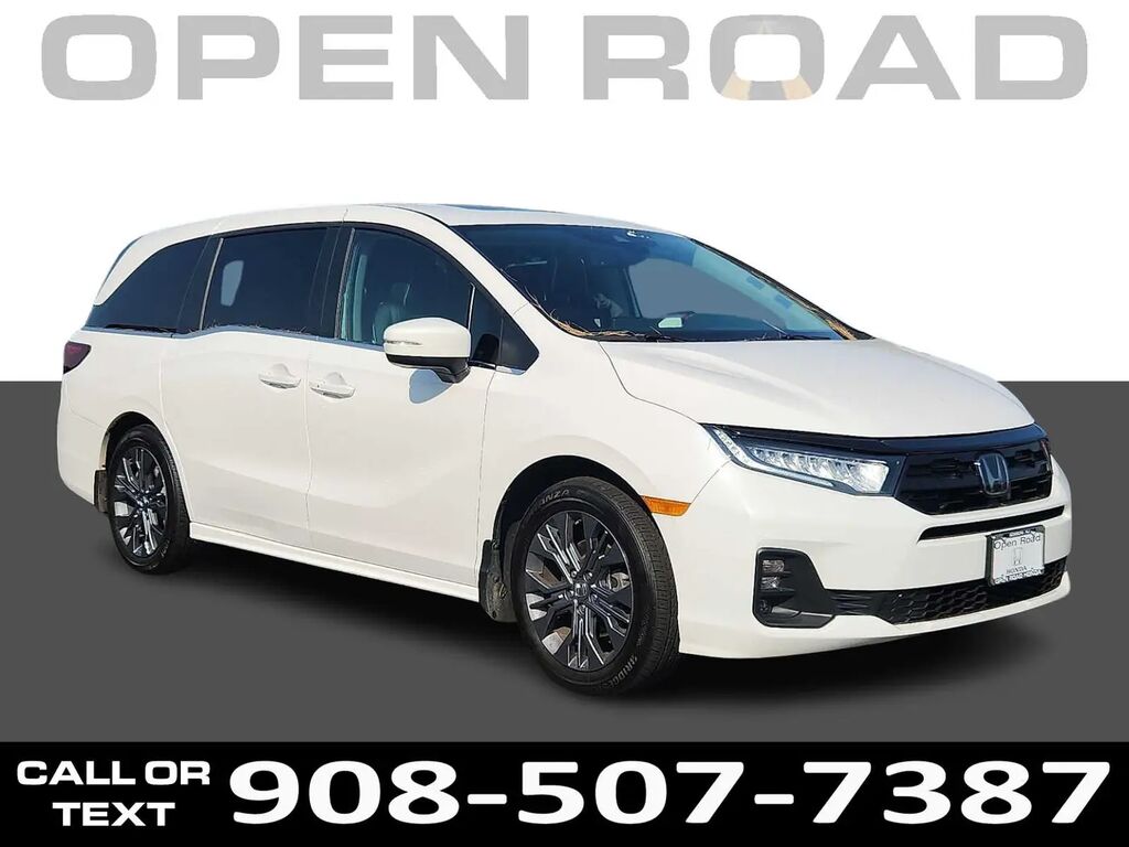 2025 Honda Odyssey Touring — photo 1 of 13