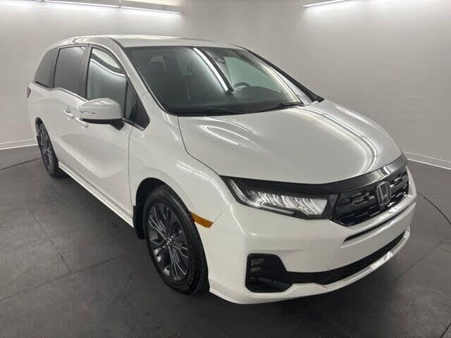 2026 Honda Odyssey Touring — photo 1 of 1
