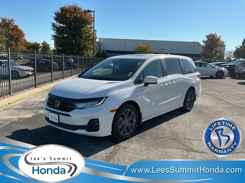 2026 Honda Odyssey Touring — photo 1 of 13