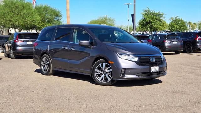 2021 Honda Odyssey Touring — photo 1 of 13