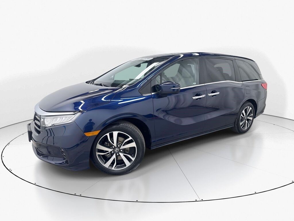 2023 Honda Odyssey Touring — photo 1 of 7