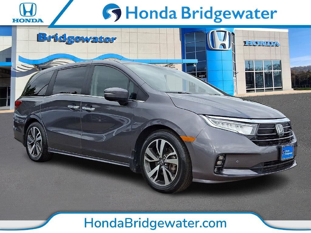 2023 Honda Odyssey Touring — photo 1 of 13