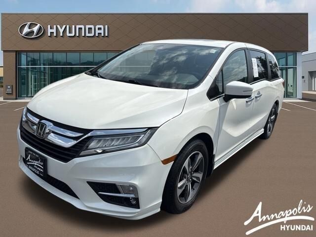 2018 Honda Odyssey Touring — photo 1 of 2