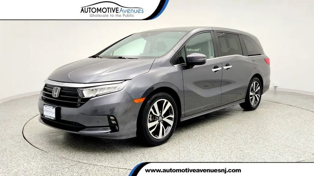 2023 Honda Odyssey Touring — photo 1 of 1