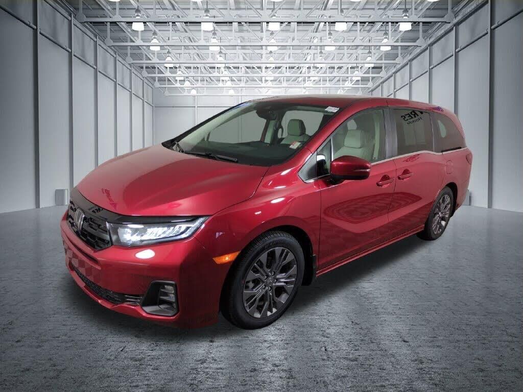2025 Honda Odyssey Touring — photo 1 of 1