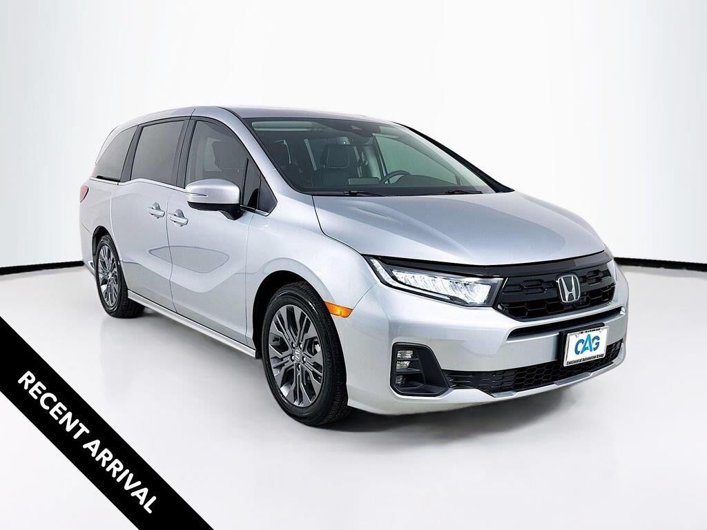 2026 Honda Odyssey Touring — photo 1 of 7